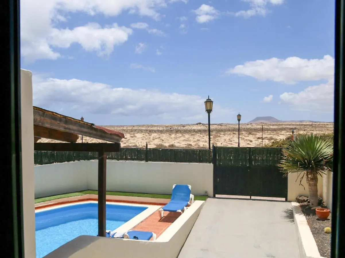 Holiday home Villa Con Piscina Cerca De Las Dunas De Corralejo